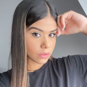 Meet your Posher, Valentina